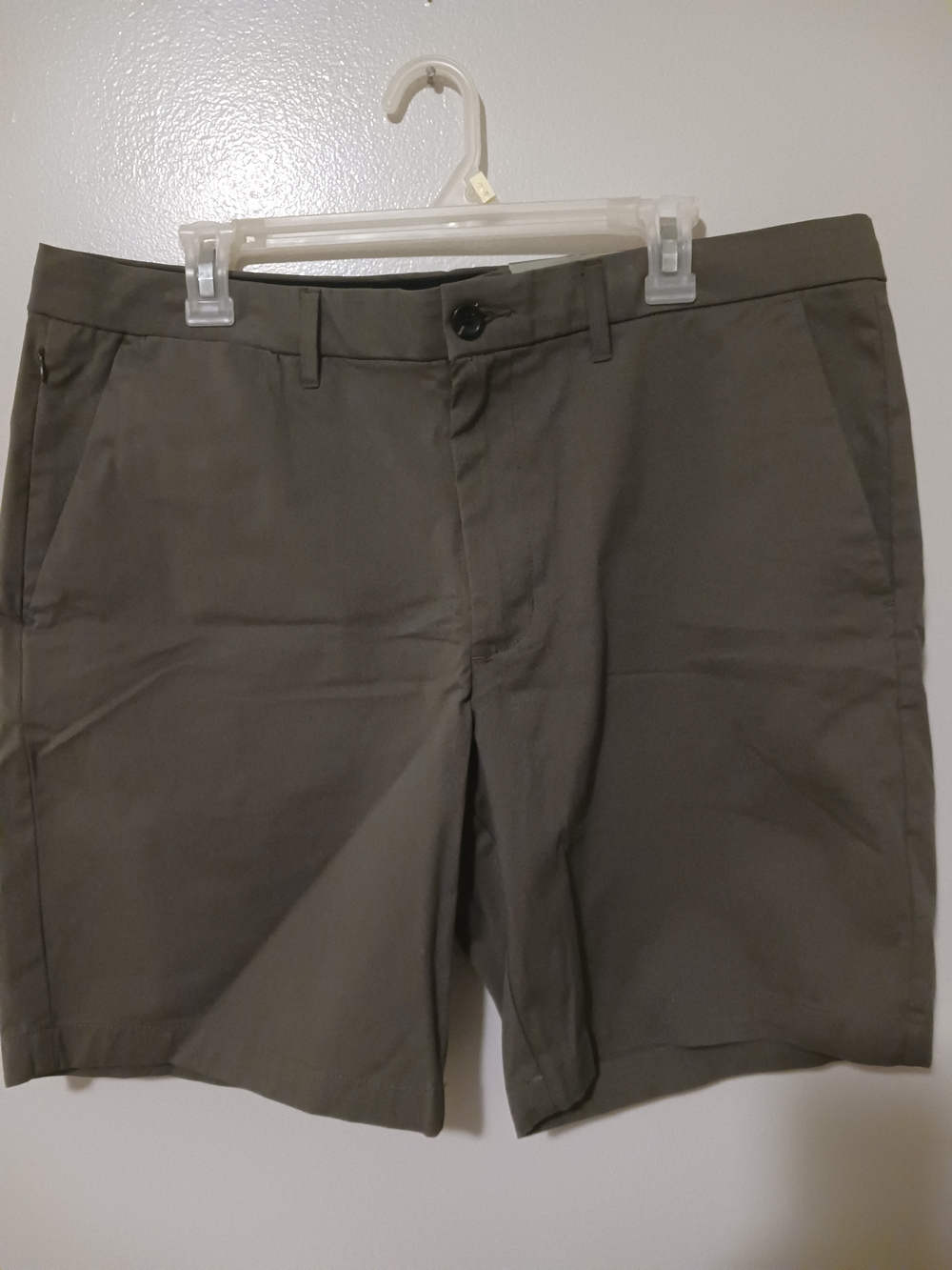 Goodfellow & Co. Flat-Front Chino Tech Shorts in Olive
